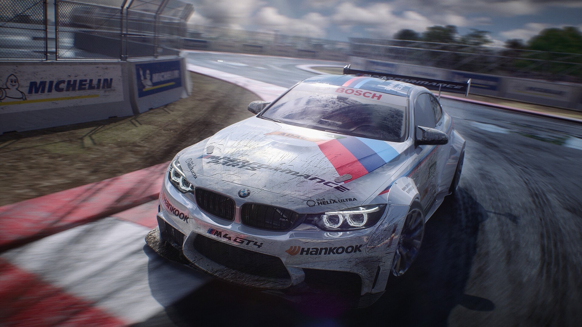 “多项足球基础设施项目赢得社会关注”，足球建设