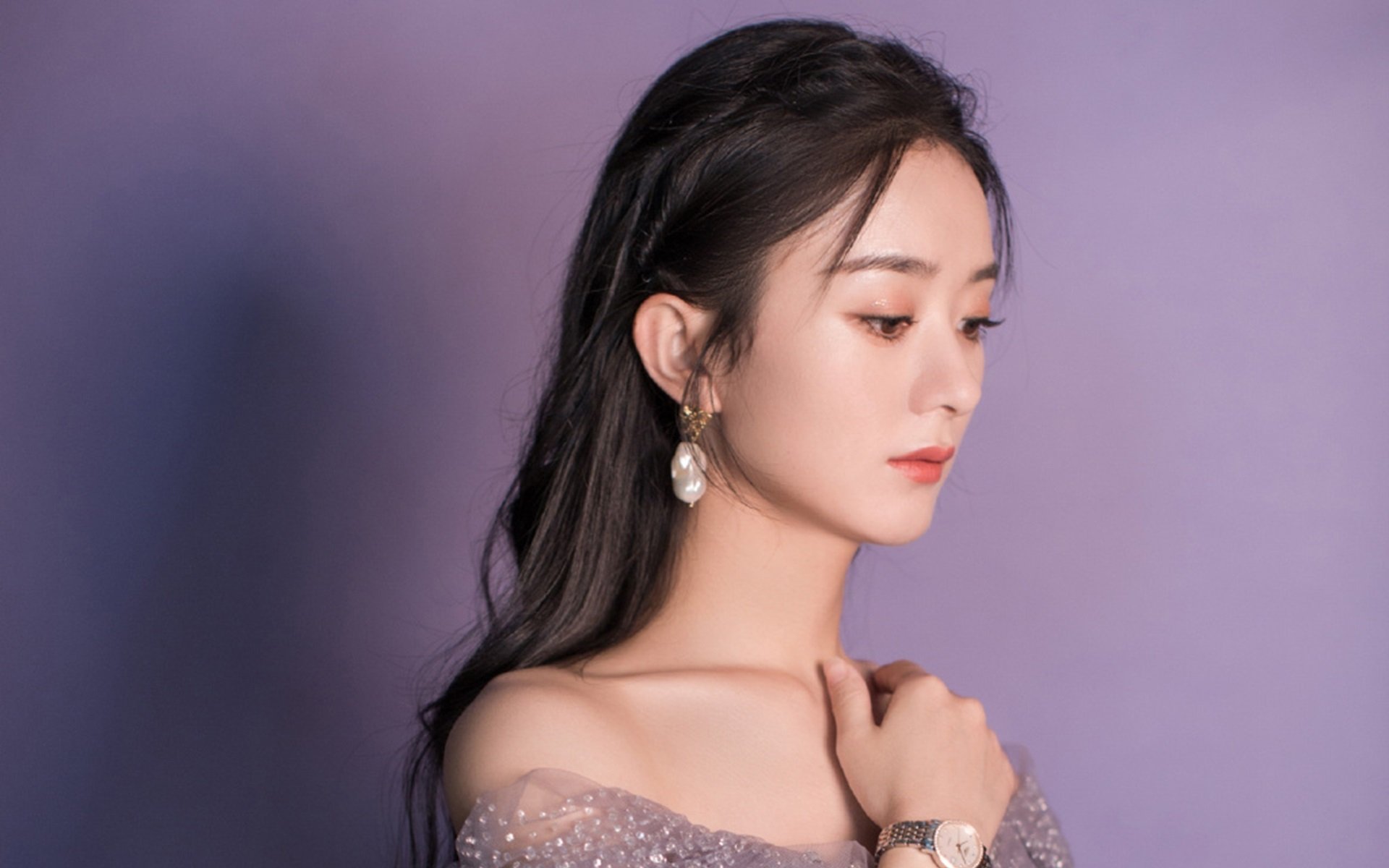 中国队前锋马丁内斯在巴黎奥运会上表现出色，马丁内斯加盟巴萨